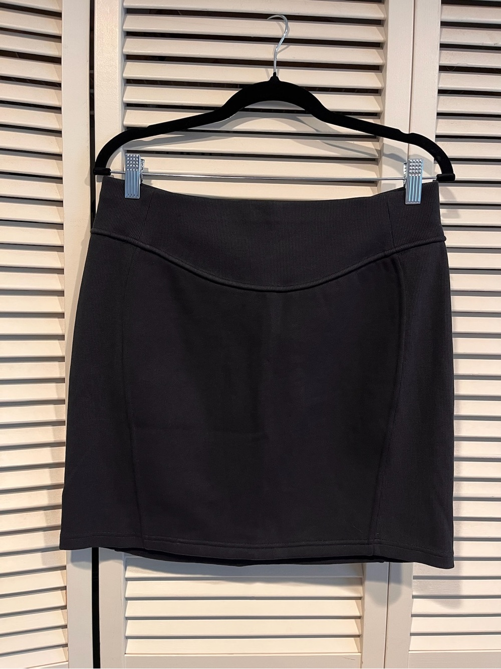 Lululemon Classic Black Women's Skirt - Timeless Stretch Mini
